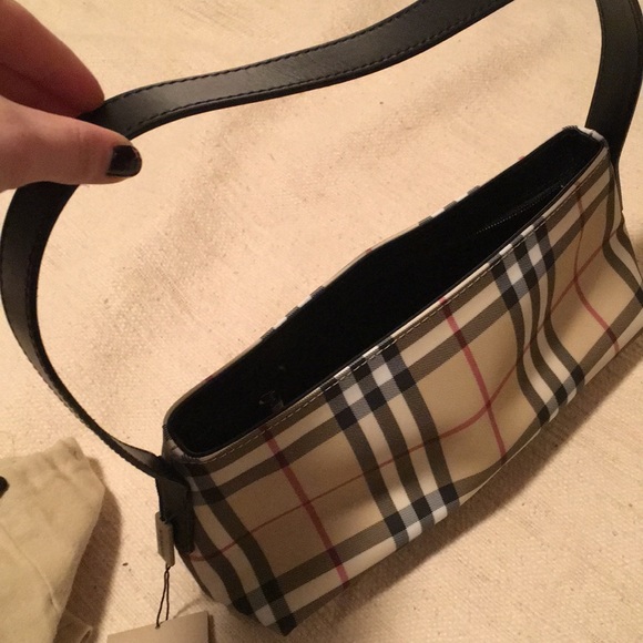 Burberry Handbags - Burberry Purse